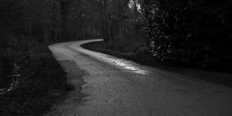 从单向宣贯到价值共创：数字时代公关传播的演进与品牌策略革新